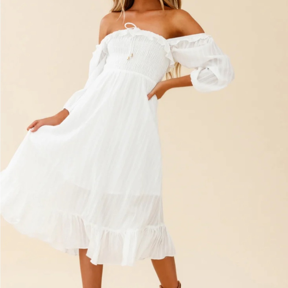 Selfie Leslie White Off-Shoulder Midi Dress